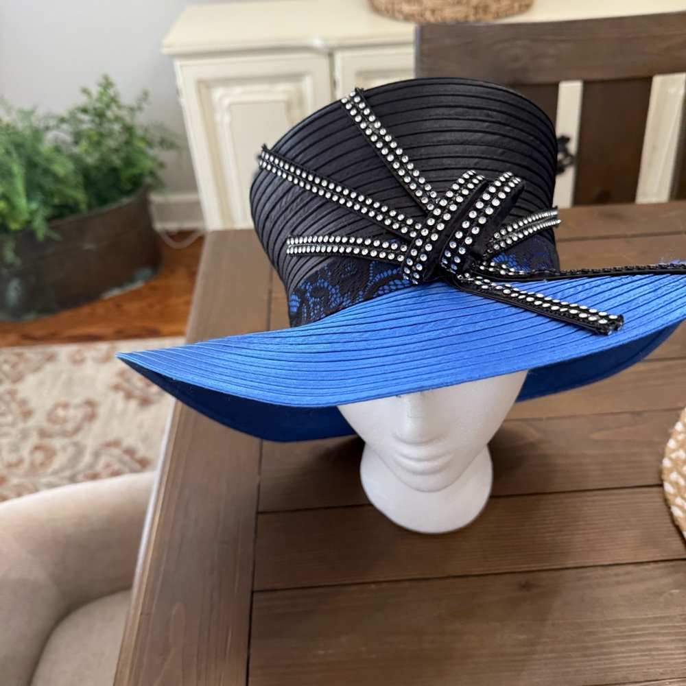 Signature Black and Blue Geometric Pattern Hat